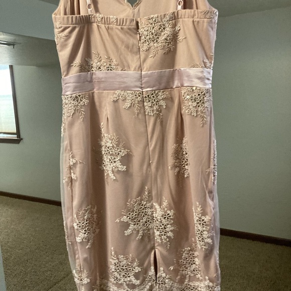 Venus dusty pink mini dress - Picture 2 of 4